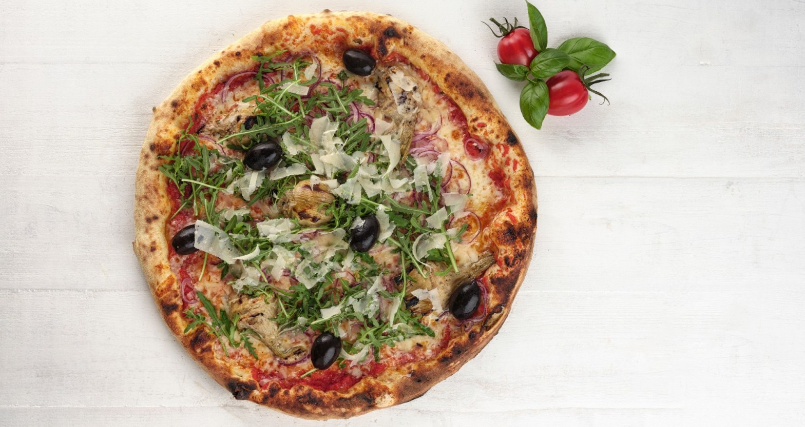 Vegetariškos picos. Pica Siracusa. Picerija Vilniuje. Pica Vilniuje. Pizza Vilnius. Pizzeria Vilnius. Pizza in Vilnius. Pizzeria in Vilnius. Napoli pizza in Vilnius. Neapolitan Pizza Vilnius