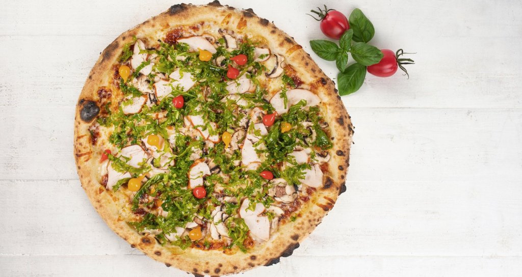 Galerija Pizza Siracusa. Pica Pollo Affumicato