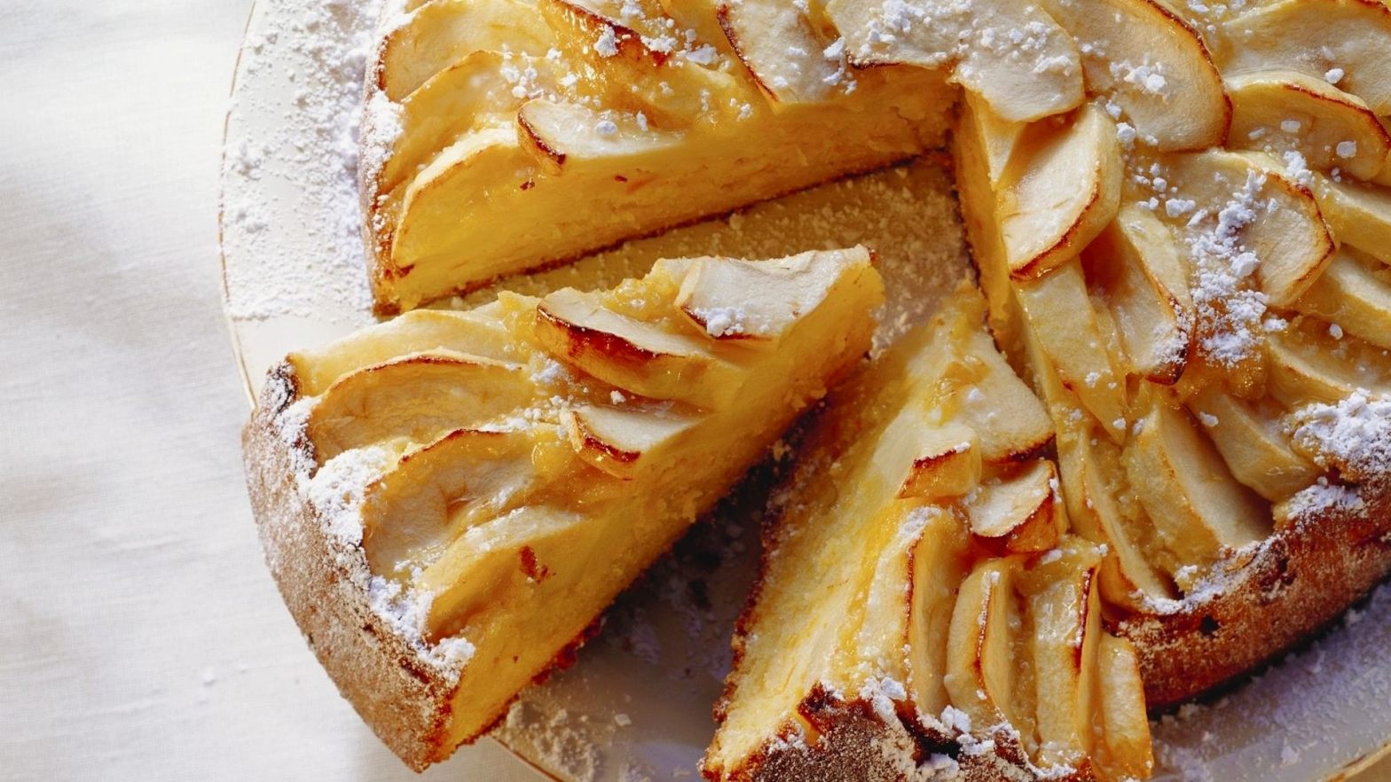 Obuoliu ir migdolu pyragas