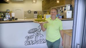 🍕 1. PIZZA SIRACUSA
PICERIJA PARIBIO G.
Nauja Pizza Siracusa picerija